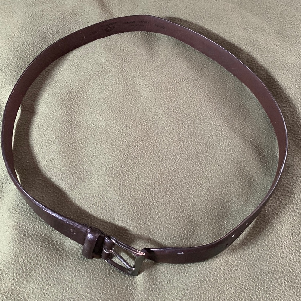 Men’s Dockers brown leather belt.  Size 38.